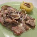 Côtes de veau flambées au calvados, champignons, crèmées, à l'écrasé de pdt 