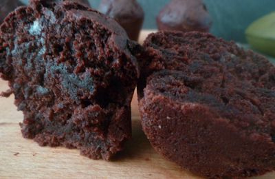 Petits gâteaux choco-banane avec une pointe de canelle