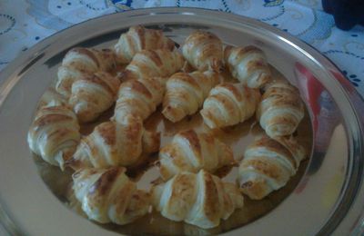 CROISSANTS AU JAMBON/FROMAGE