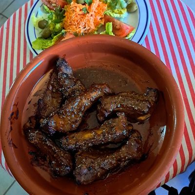 Travers de porc marinés aux citrons verts et aux piments à la caribéenne