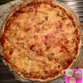 QUICHE CHAMPIGNONS, AIL, POMMES DE TERRE, JAMBON CRU, SAINT NECTAIRE ET GRUYERE