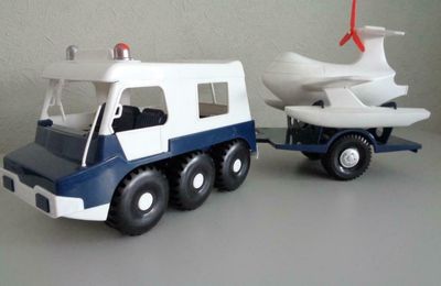 00914 CAMION TYPE AMPHIBIE (9) TRANSPORT HYDRAVION MARQUE SMOBY (MOB SUPERJOUET) 