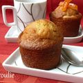 Cake et muffins moelleux au jus d'orange avec des orangettes