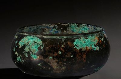 A large bronze bowl, Tang dynasty (AD 618-907)