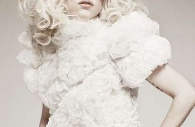 Fashion : Lady Gaga by Tom Munro in Elle magazine 