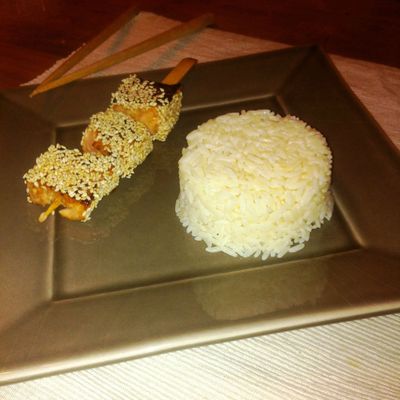 Les brochettes  "saumon - soja miel sésame"