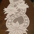 CHEMIN DE TABLE AU CROCHET