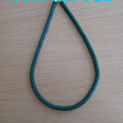 Collier spirale verte