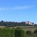 Châteauneuf en auxois domine le canal de Bourgogne