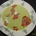 Velouté aux fèves, lardons et pétales de jambon grillés