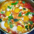 Oeufs sur lit de confit de tomates au basilic