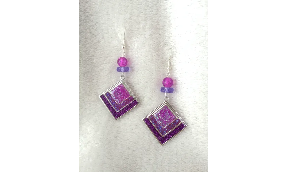 Boucles d'oreilles losange violettes