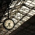 Gares et exploitation commerciale : horloge de gare.