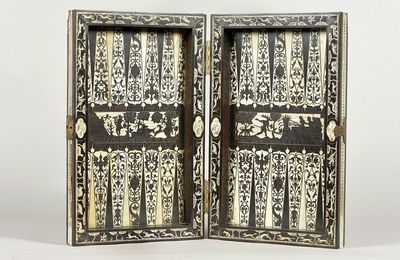 Jeu de trictrac en ébène et ivoire gravé, Italie du nord, vers 1600