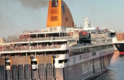 Vu dìci vu d'ailleurs # Voyage vers Syros 