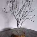 Décoration pour une table de Noël : Arbre enneigé scintillant 