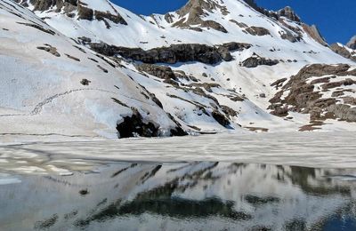 Lac d'Estaens sous la glace