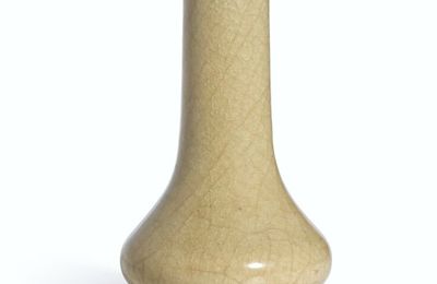A rare 'Beishoku Guanyao' vase, Southern Song dynasty