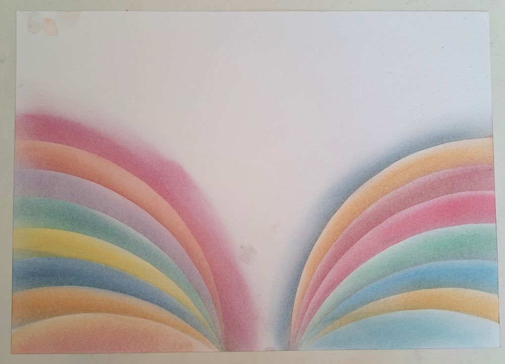 Pastels secs : SUPERPOSITIONS