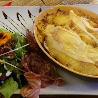 Le Chalet à Amnéville, repas avec vue sur piste