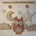 Mobile hibou marron clair, blanc et vieux rose