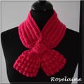 Un chauffe-cou très rose au crochet!