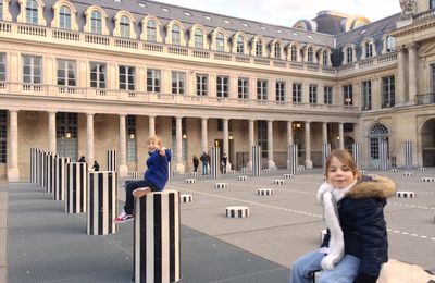 Les touristes #7 : les colonnes de Buren, 4 ans apres !