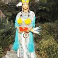 Lisa Eisner, Pocahontas des temps modernes....