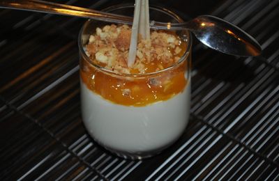 Pannacota chocolat Ivoire chutney mangue gingembre citronnelle et crumble 