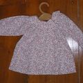Nouvelle petite blouse fleurie en 12 mois