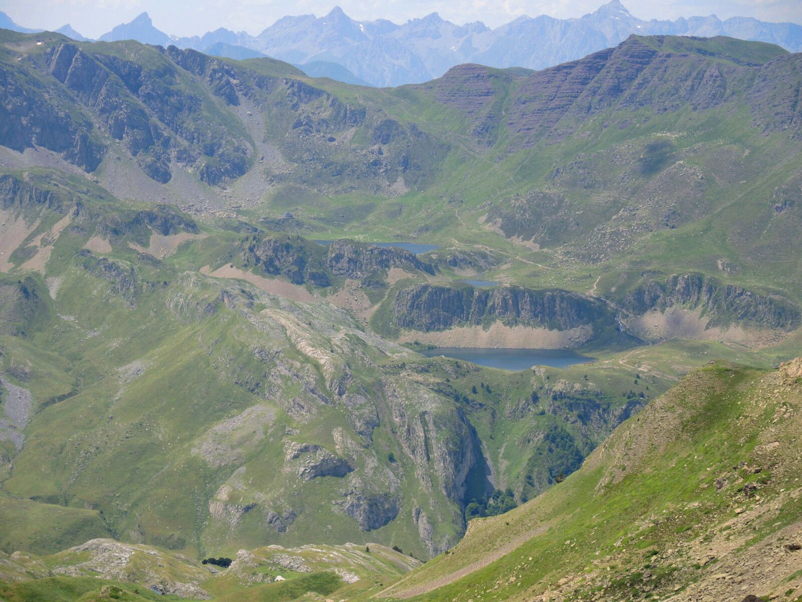 Col de Peyreget, rando Pombie-Peyreget, le col, vue sur lacs d'Ayous. (64)