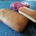 financiers à la pâte de pistaches, mousse de framboises