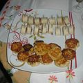 Assiette apéritive : crab-cakes + roulés de tomates séchées