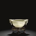 Important bol de mariage en jade céladon pâle. Chine, dynastie Qing, époque Qianlong, (1736-1795)
