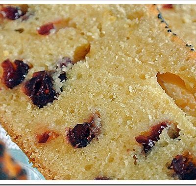 Cake à l’huile d’olive, citron et cranberries