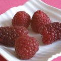 Mousse de framboises et coulis à la violette