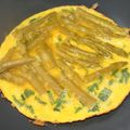 Omelette aux asperges vertes et ail des ours