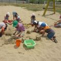 Concours de châteaux de sable pour la colo