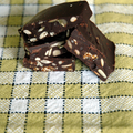 Bouchées chocolatées aux graines de courge et tournesol et pépites de sésame caramélisées, sans blé, sans lait