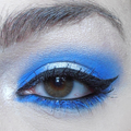 Maquillage Bleu Electrique