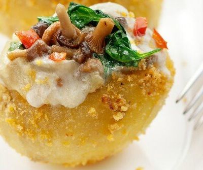 Pommes de terre farcies aux épinards et aux champignons