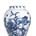A blue and white, "birds and peony' jar, circa 1640 - Sotheby's