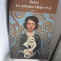Tout cela ressemble à une grande farce, dit-il. Mais l'histoire est jolie.