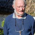 Marvet eo Job an Irien, ar beleg mad, tomm e galon ouz e yez