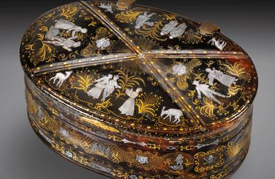 An oval tortoiseshell, mother-of-pearl and gold piqué box, Naples, first half 18th century