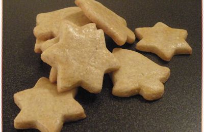 Biscuits de Noël : Cannelle et amandes en poudre