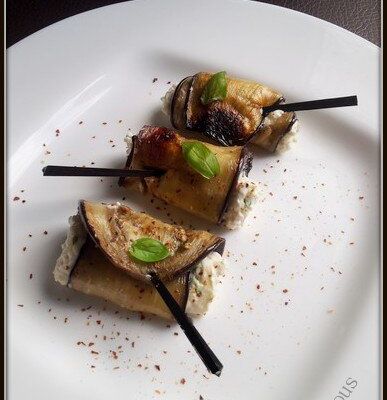 Roulés d'aubergine à la feta