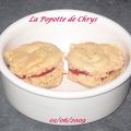 Macarons framboise/pamplemousse : 1er essai...râtés pour des macarons mais très bons pour des biscuits !!!