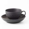 CREIL - Tasse et sa soucoupe en biscuit à fond noir dit black basalte