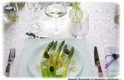 ASPERGES VERTES A L'HUILE AUX COPEAUX DE PARMESAN